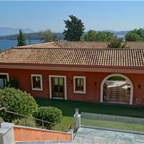 5 bedroom villa with infinity pool on Lefkada, sleeps up to 14